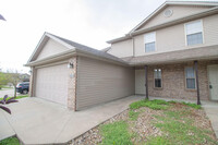 Building Photo - 3923 Snowy Owl Dr