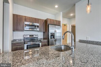 Building Photo - 4800 Brown St