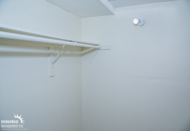 Building Photo - Cozy 1Bdm 1Ba Apartment in the Heart of Las Vegas