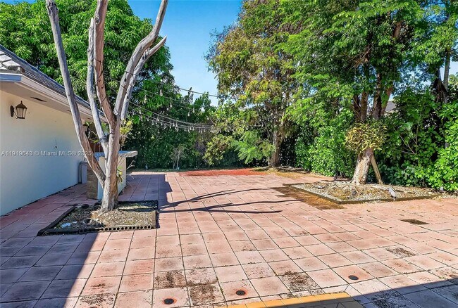 Building Photo - 6731 SW 138th St