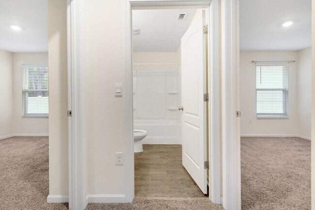 Building Photo - 22 Caminha Rd