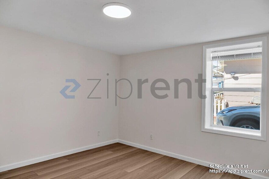 Building Photo - 860 Olive Ave