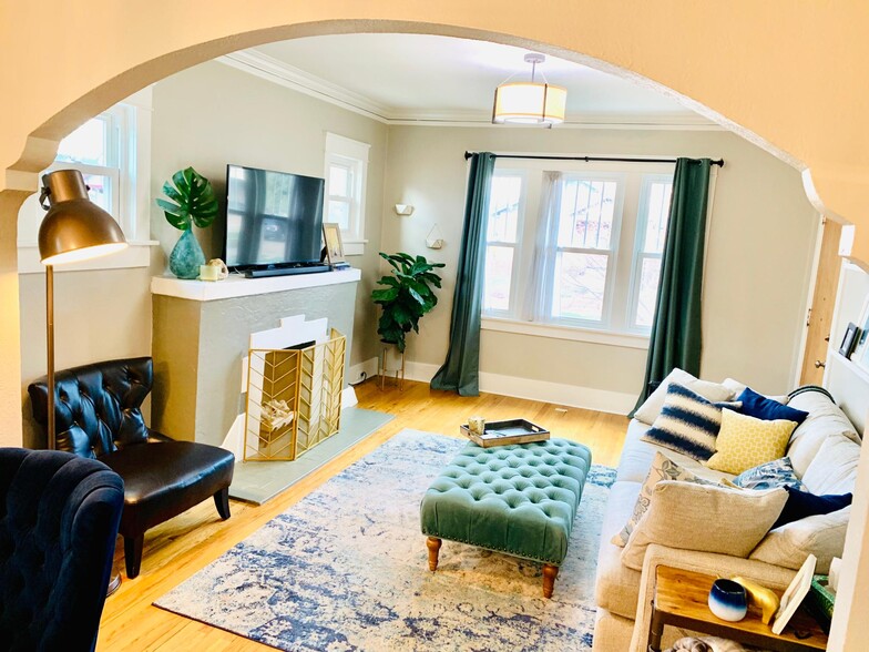 Beautiful arched entries. - 1447 Osceola St
