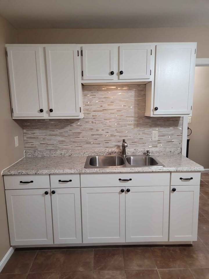 Building Photo - 391 Putnam Pike