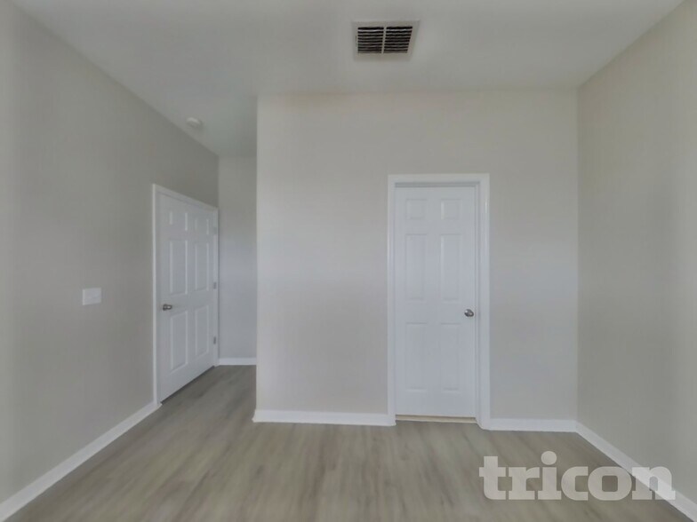 Building Photo - 3491 Heath Dr