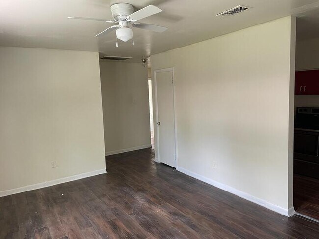 Building Photo - 1824 Augusta Dr