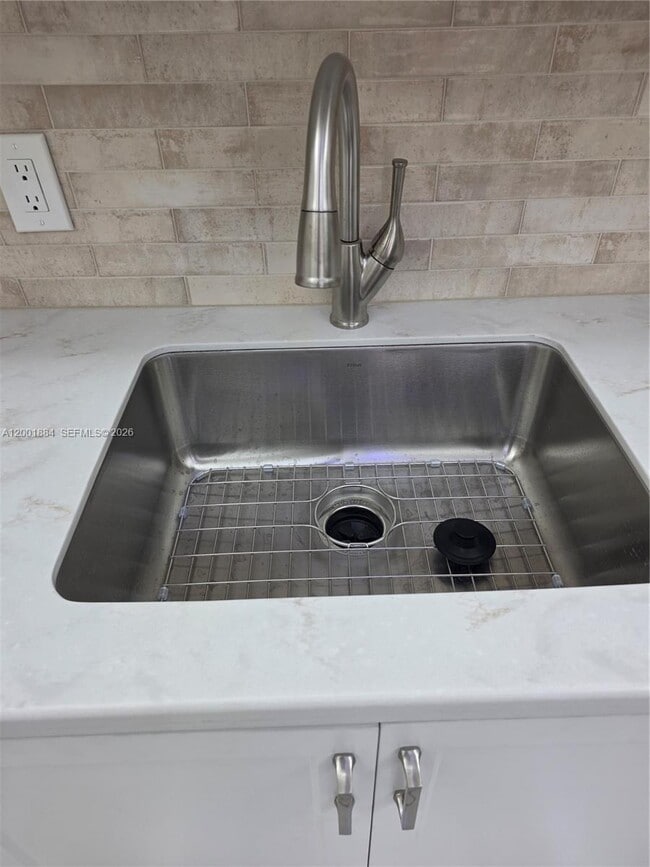 Building Photo - 13250 SW 4th Ct