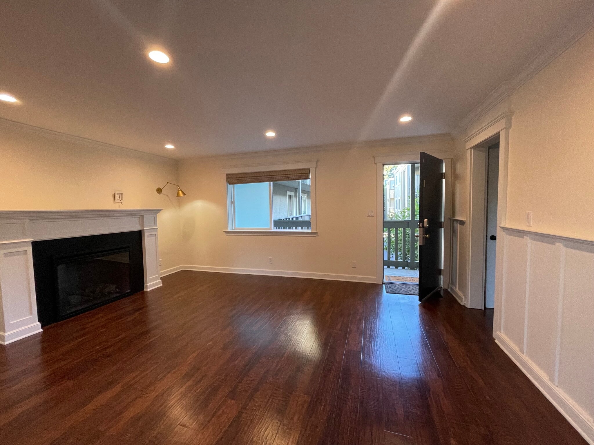 Building Photo - 480 E Okeefe St