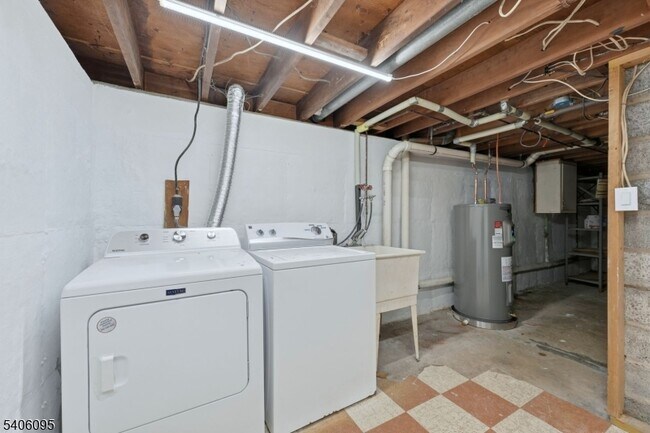 Building Photo - 46 Glenwood Ave