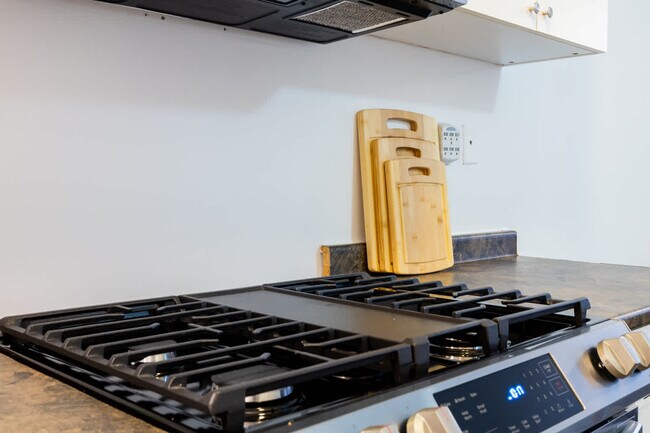 Building Photo - 1435 2nd Ave