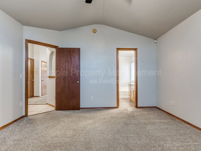 Building Photo - 3221 SW 103rd Pl