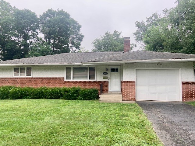 Primary Photo - 152 Flint Ridge Dr
