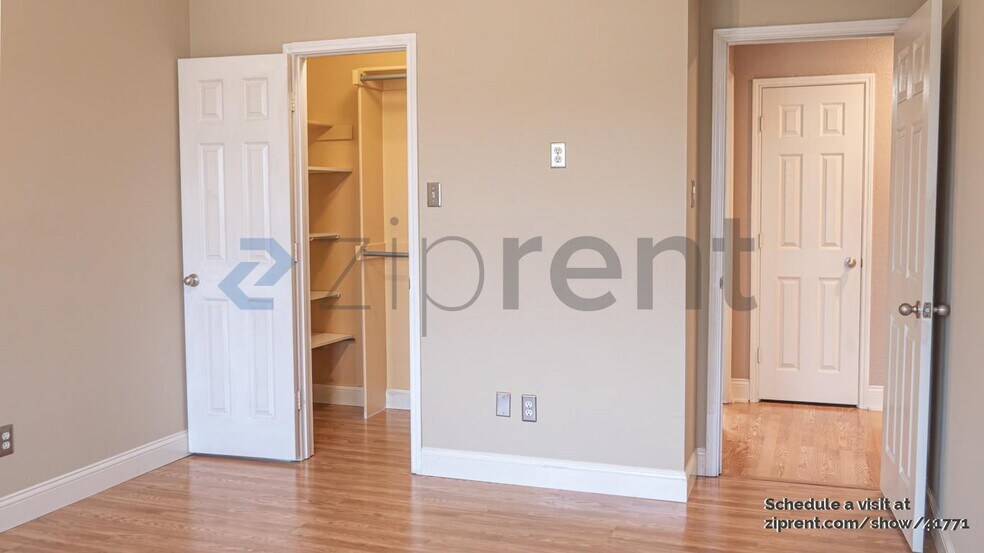Building Photo - 5800 Pine Ridge Blvd