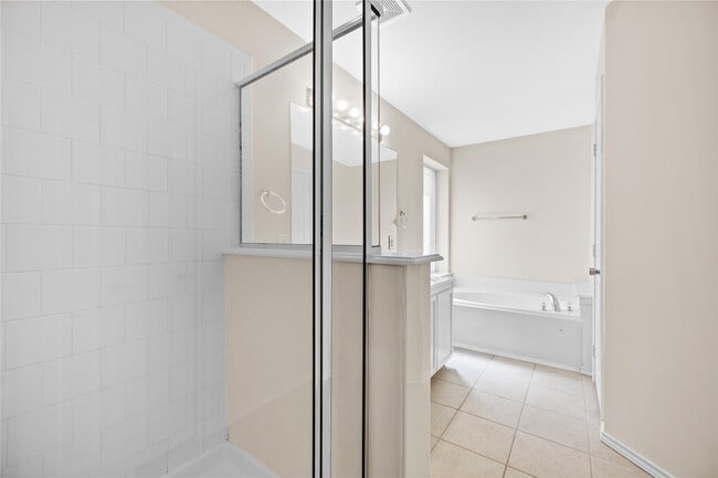 Building Photo - 5818 La Crema