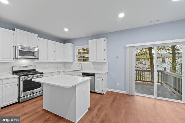 Building Photo - 7910 Beach Plum Ln