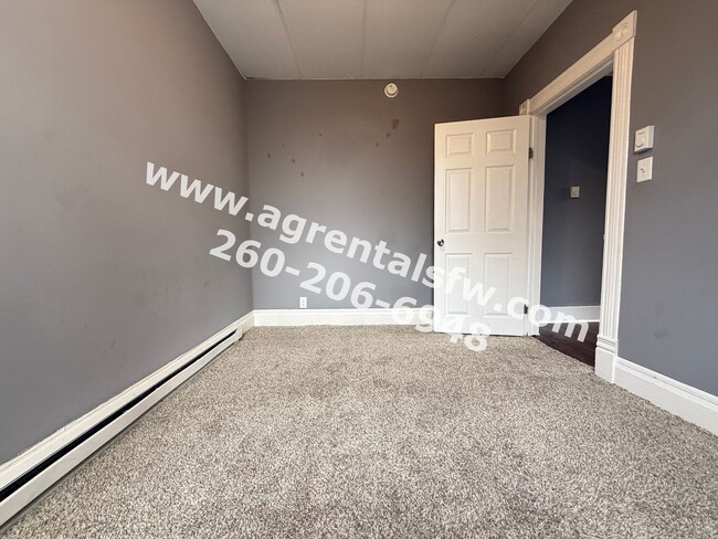 Building Photo - 3 Bedroom House - $300 off first month's rent