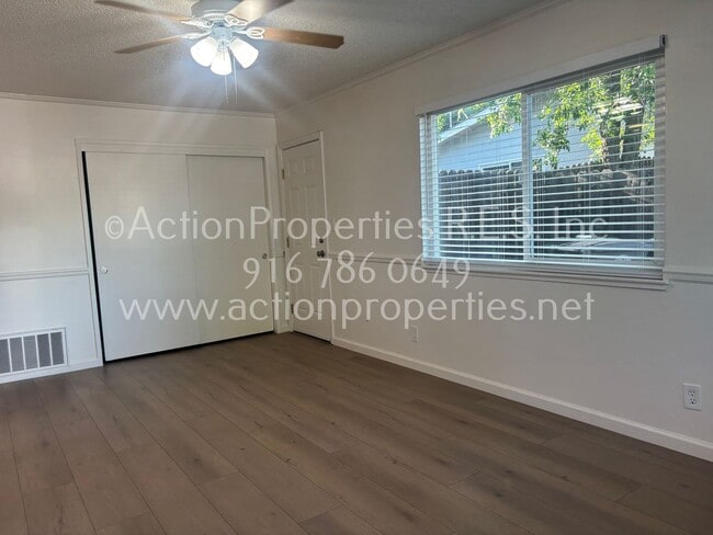 Building Photo - Move In Special $500.00 off 1st Mo Rent: C...