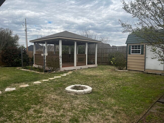 Building Photo - Close to Barksdale Air Force Base...