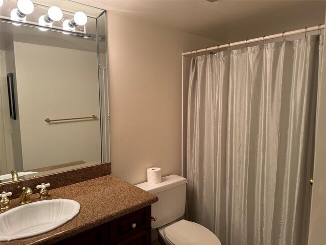 Building Photo - 4900 N Ocean Blvd