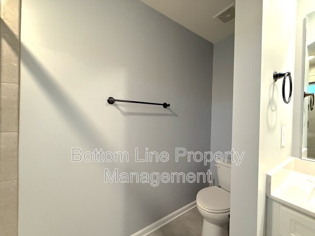 Building Photo - 13450 Savannah Point Dr