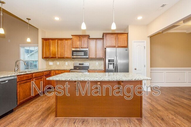 Building Photo - 674 Stonebriar Ave