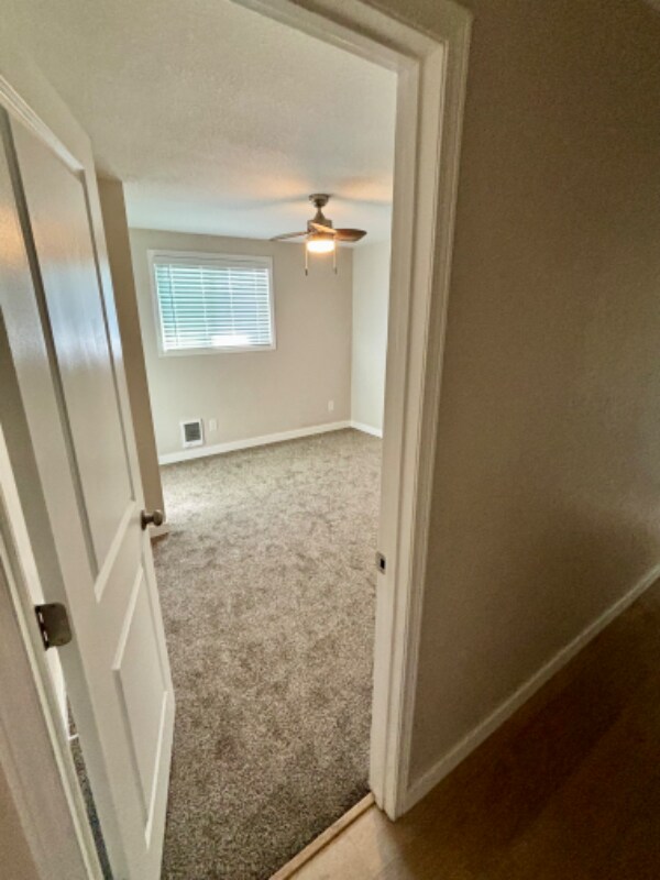 Building Photo - 722 S Kcid Rd