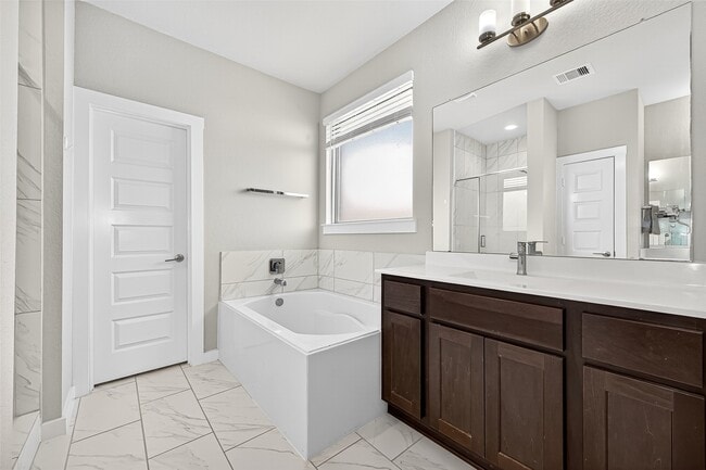 Building Photo - 28307 Hannahs Harbor Ln