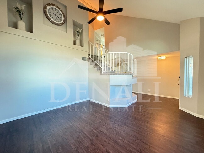 Building Photo - 1114 S Surfside Dr