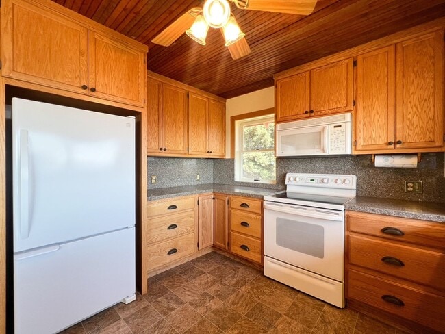 Building Photo - 4398 Atlas Peak Rd