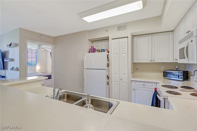 Building Photo - 1265 Wildwood Lakes Blvd