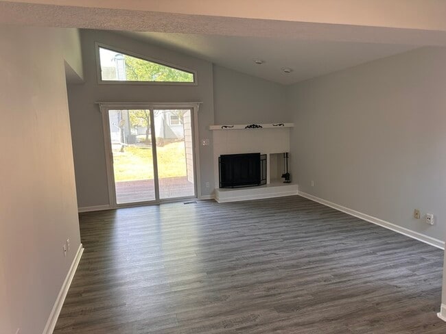 Building Photo - 4024 Zinfandel Way