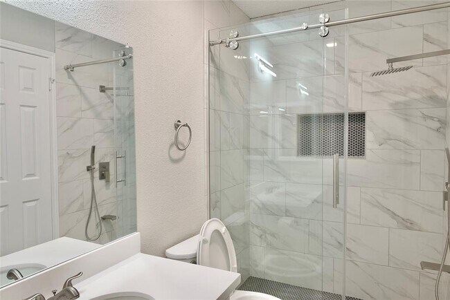 Building Photo - 3418 Green Fields Dr