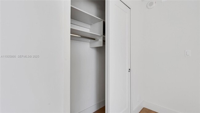 Building Photo - 555 NE 34th St