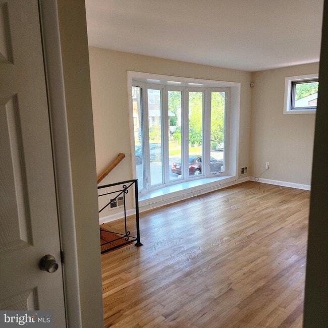 Building Photo - 1405 42nd St SE