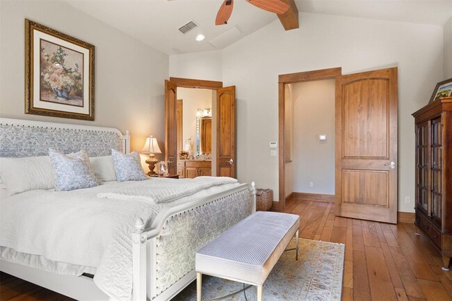 Building Photo - 203 Pristine Dr