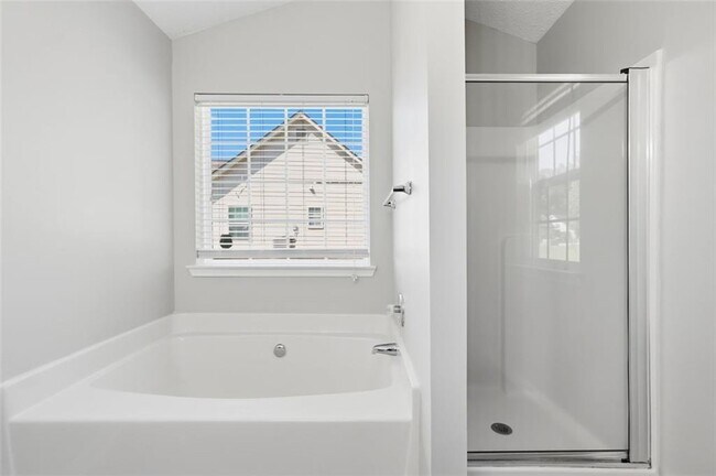 Building Photo - 465 Camella Cir