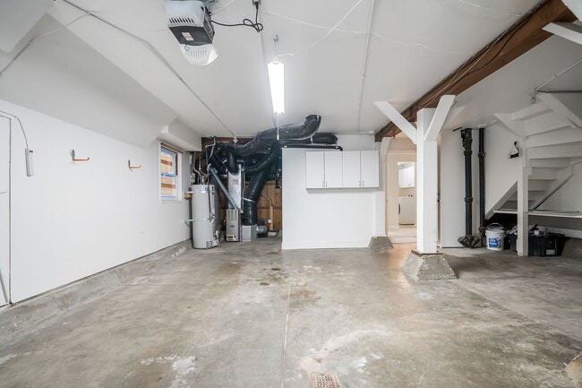 Building Photo - Beautifully updated home in Golden Gate Heights with garage, yard, w/d - 3 br / 2 ba