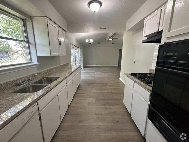 Building Photo - 1603 E Timberview Ln