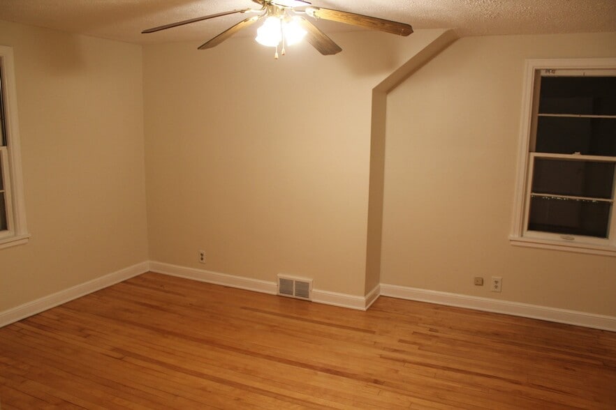 Building Photo - 317 2nd St