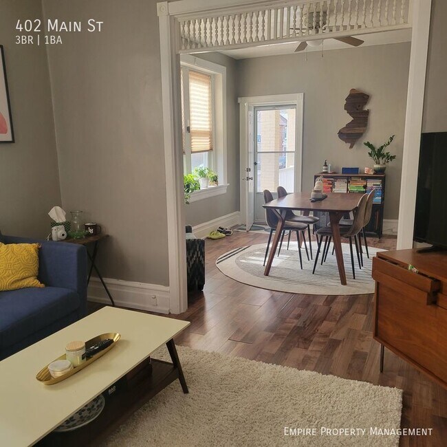 Building Photo - 3 Bedroom / 1 bathroom Home in Hellertown!!