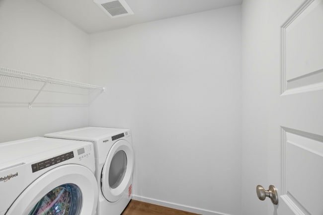 Building Photo - 806 K St