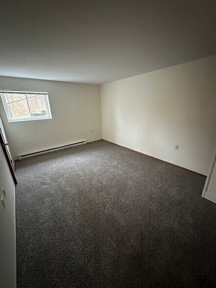 Building Photo - 110 Pine Tree Rd