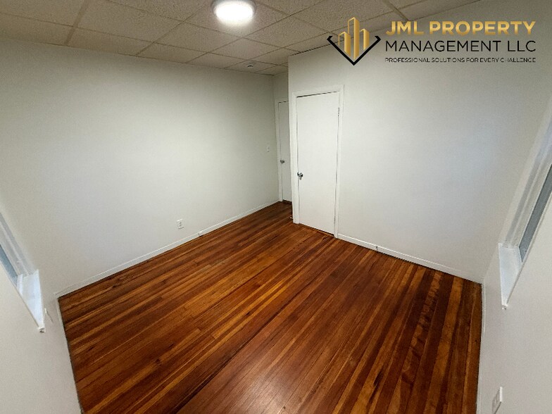 Building Photo - 28 McClure Pl