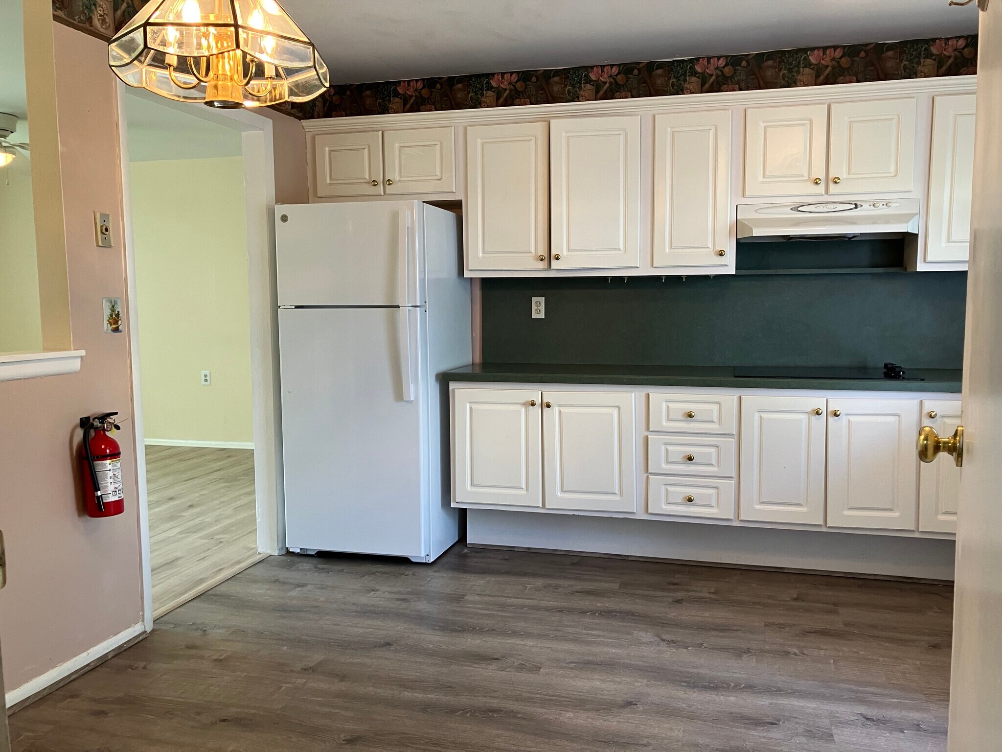 Building Photo - 335A Canterbury Ct