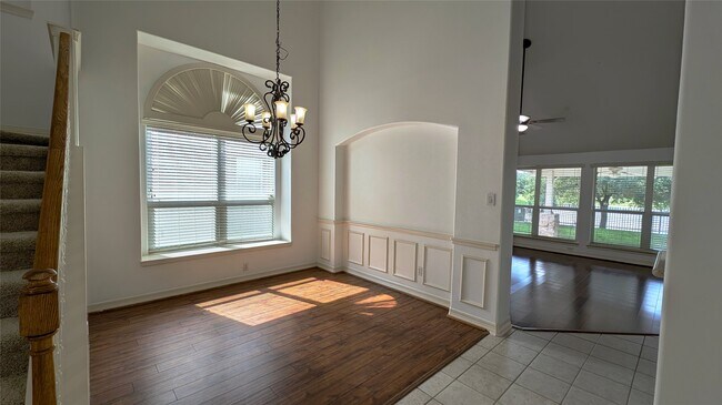 Building Photo - 16522 Pinon Vista Dr