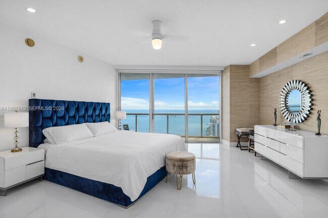 Building Photo - 495 Brickell Ave