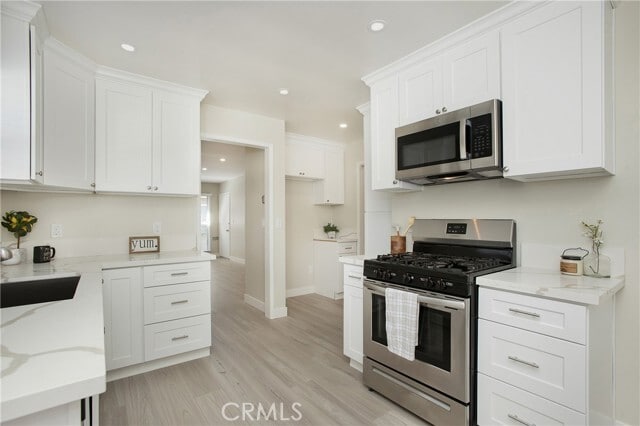 Building Photo - 10419 Floral Dr