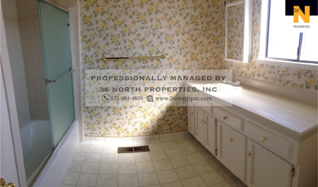 Building Photo - Welcoming Condo in Gated Community