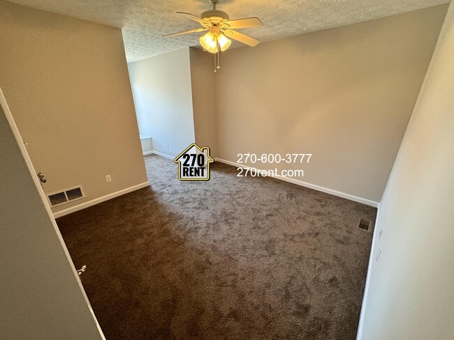 Building Photo - 140 Twin Lakes Dr