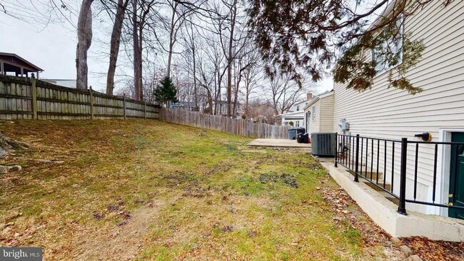 Building Photo - 8465 Yellow Leaf Ct